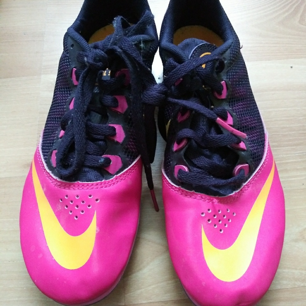 NIKE GIRLS/WOMEN RACING CLEATS SNEAKERS